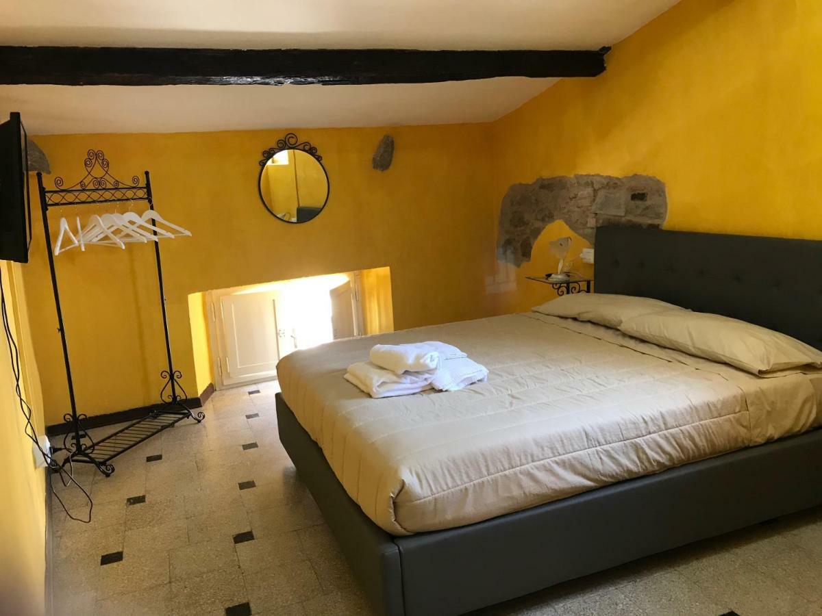 Albergo Antica Lanterna Кастельнуово-ді-Гарфаньяна Екстер'єр фото
