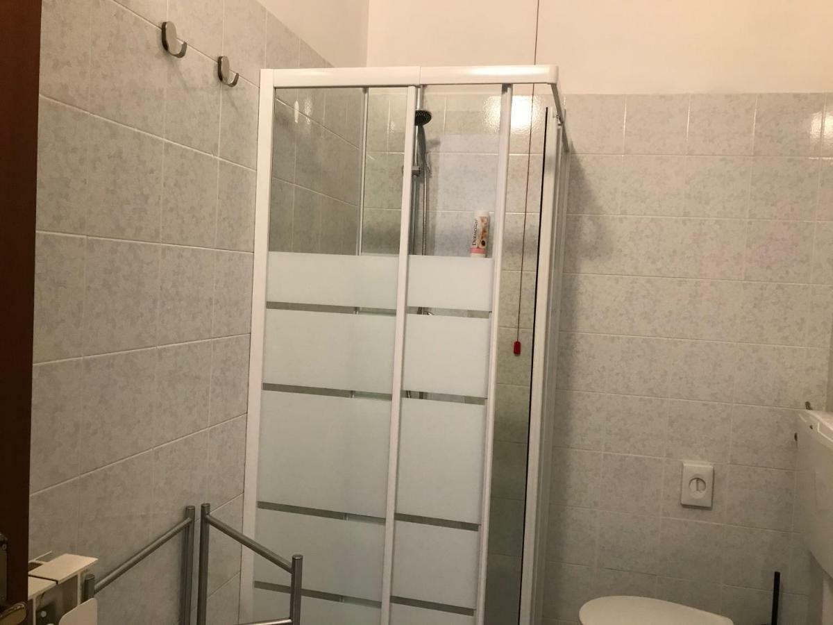 Albergo Antica Lanterna Кастельнуово-ді-Гарфаньяна Екстер'єр фото