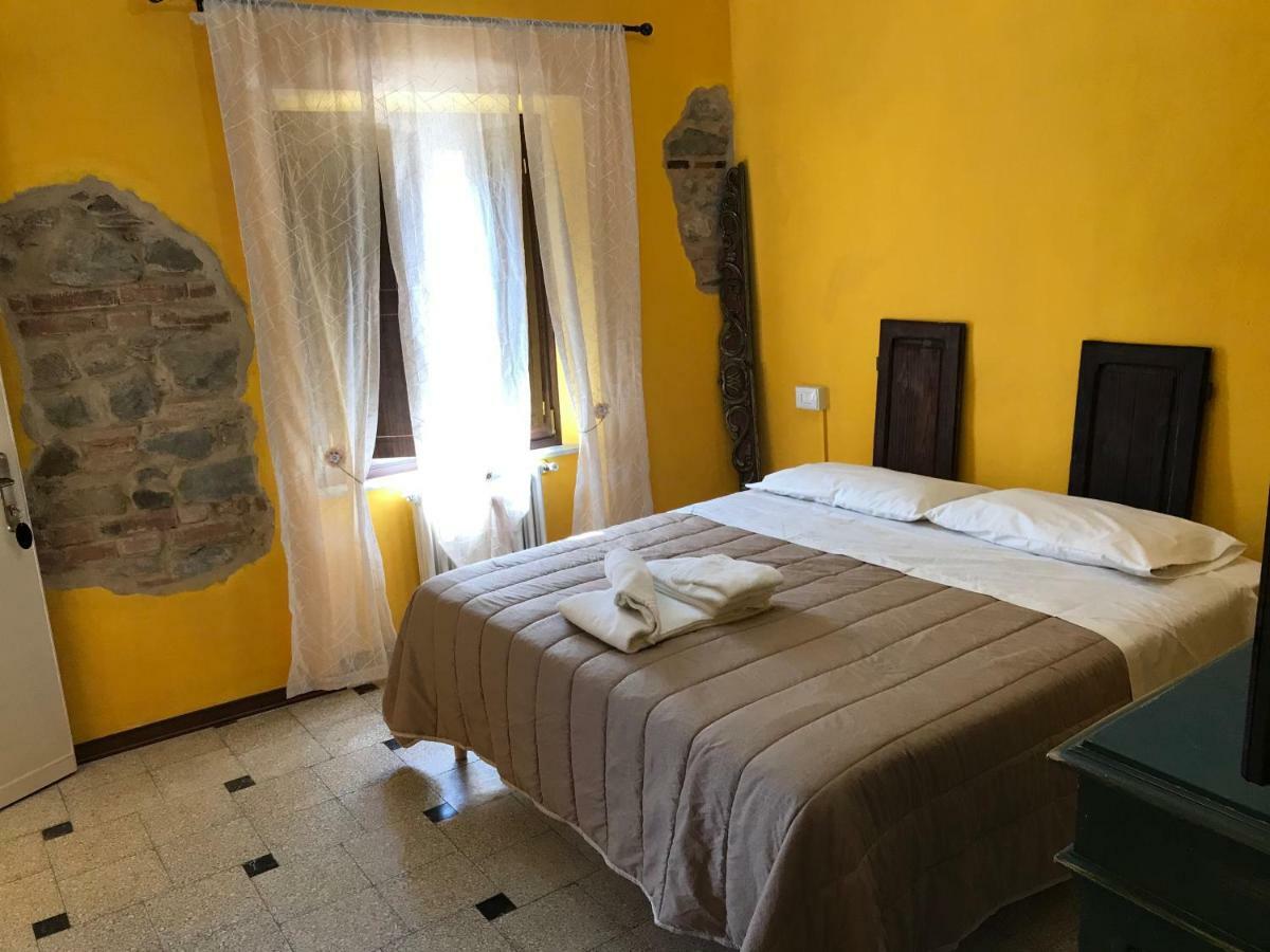 Albergo Antica Lanterna Кастельнуово-ді-Гарфаньяна Екстер'єр фото