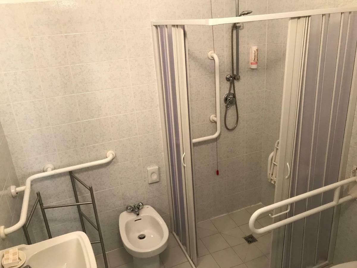 Albergo Antica Lanterna Кастельнуово-ді-Гарфаньяна Екстер'єр фото