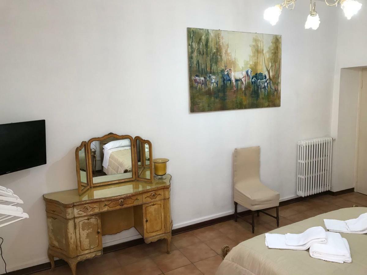 Albergo Antica Lanterna Кастельнуово-ді-Гарфаньяна Екстер'єр фото