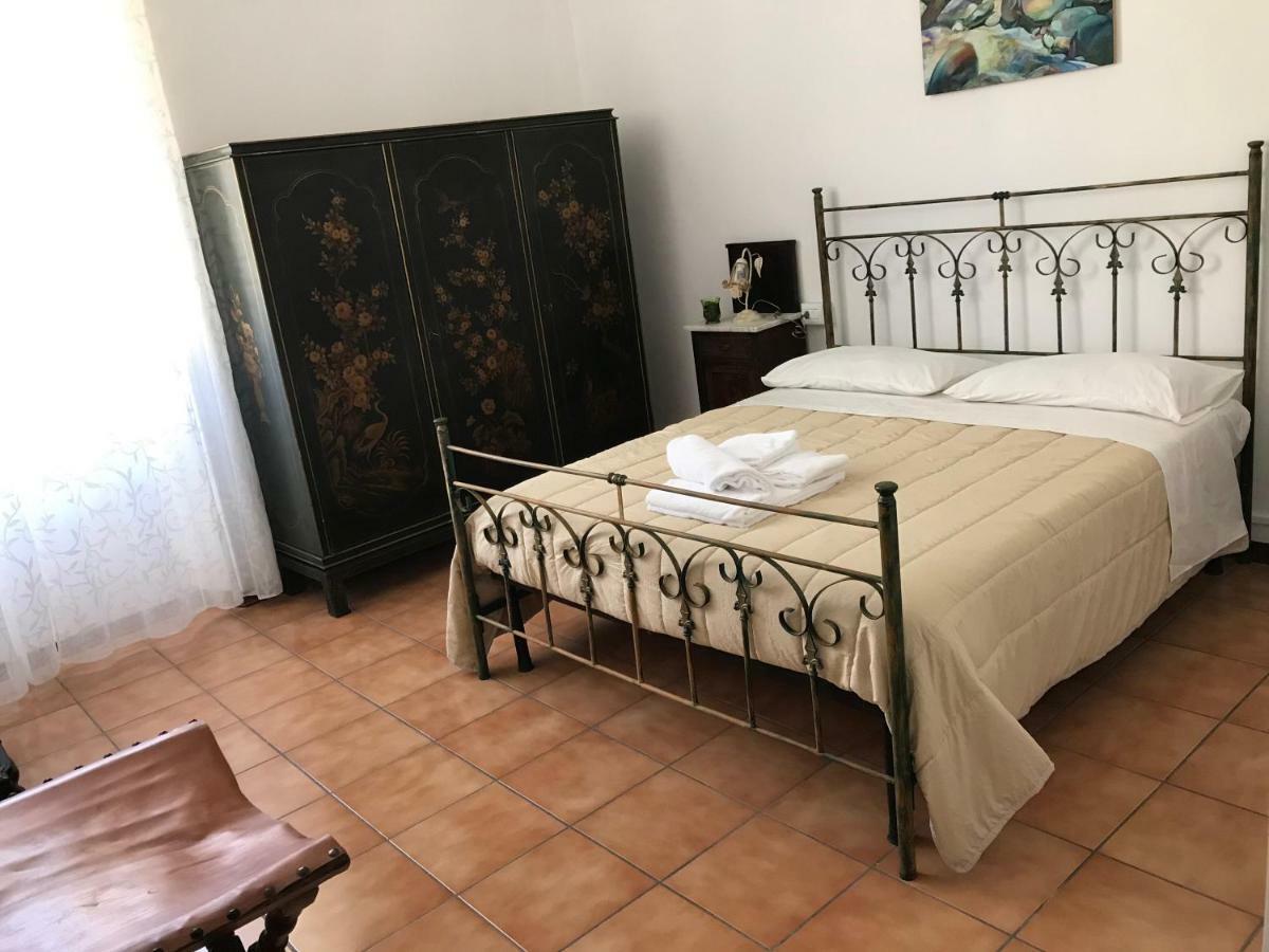 Albergo Antica Lanterna Кастельнуово-ді-Гарфаньяна Екстер'єр фото