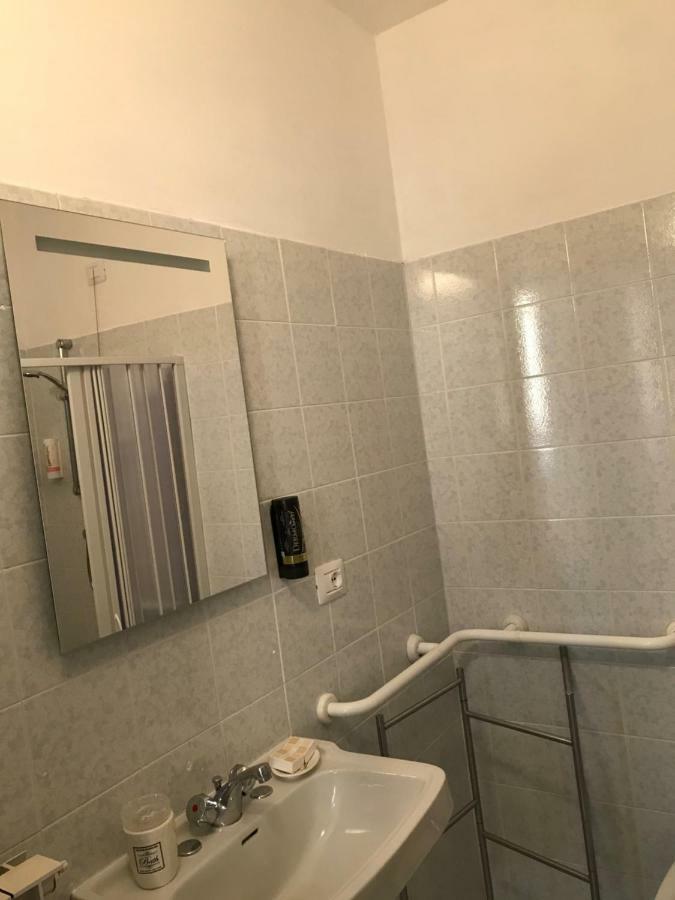 Albergo Antica Lanterna Кастельнуово-ді-Гарфаньяна Екстер'єр фото
