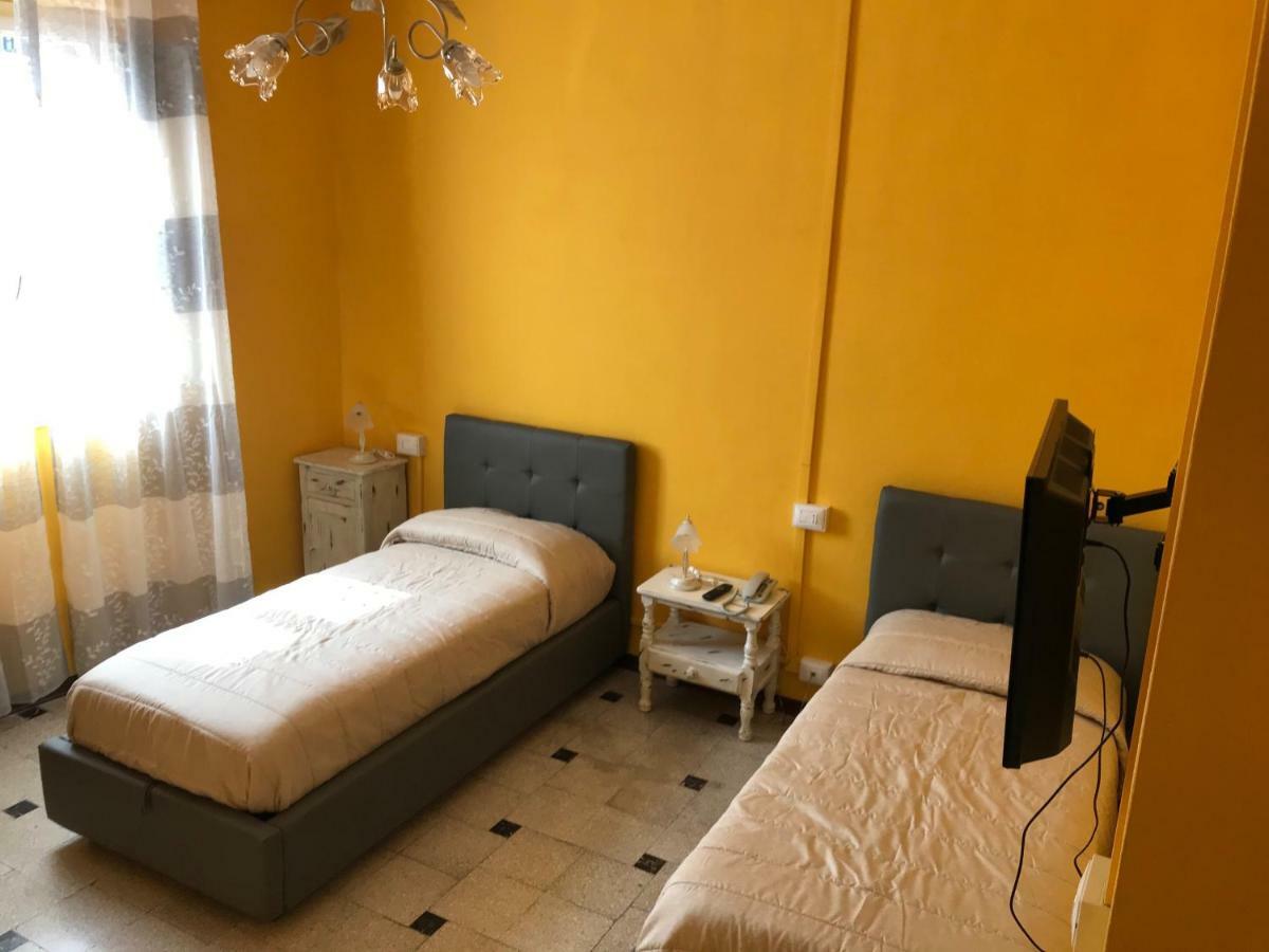 Albergo Antica Lanterna Кастельнуово-ді-Гарфаньяна Екстер'єр фото
