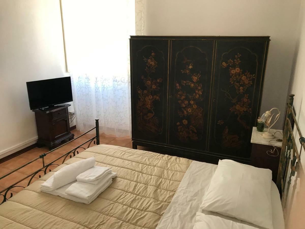 Albergo Antica Lanterna Кастельнуово-ді-Гарфаньяна Екстер'єр фото